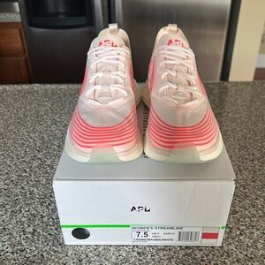 APL Women's Streamline in Cream and Pink